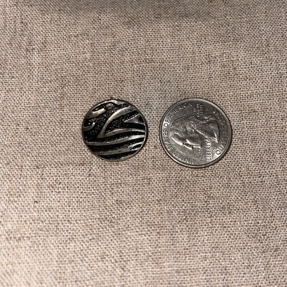 BKE Stud Earrings Stud Buckle Zebra Print Gunmetal Silver Black Round Button - Picture 6 of 6